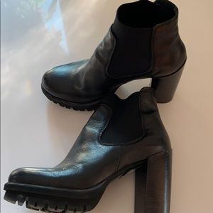 Black lug soul Chelsea style boot